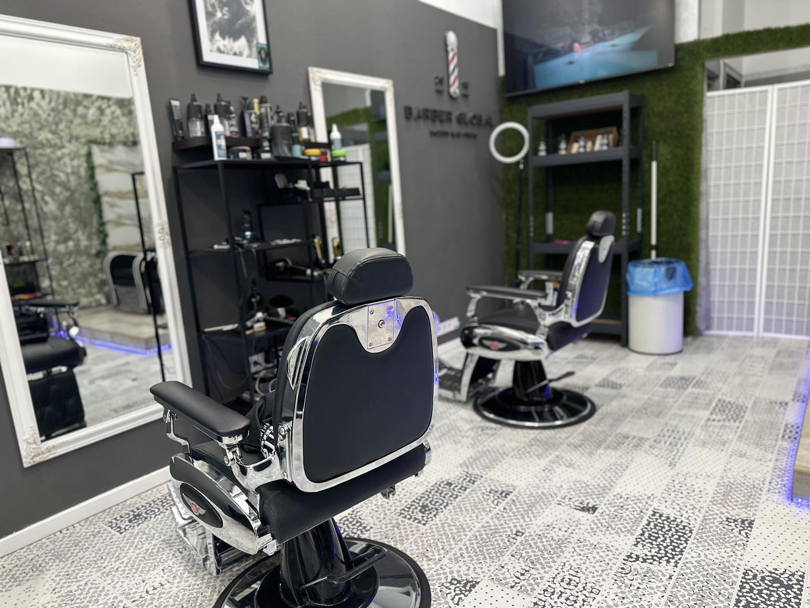Barber Global Szeged üzlet belső tere