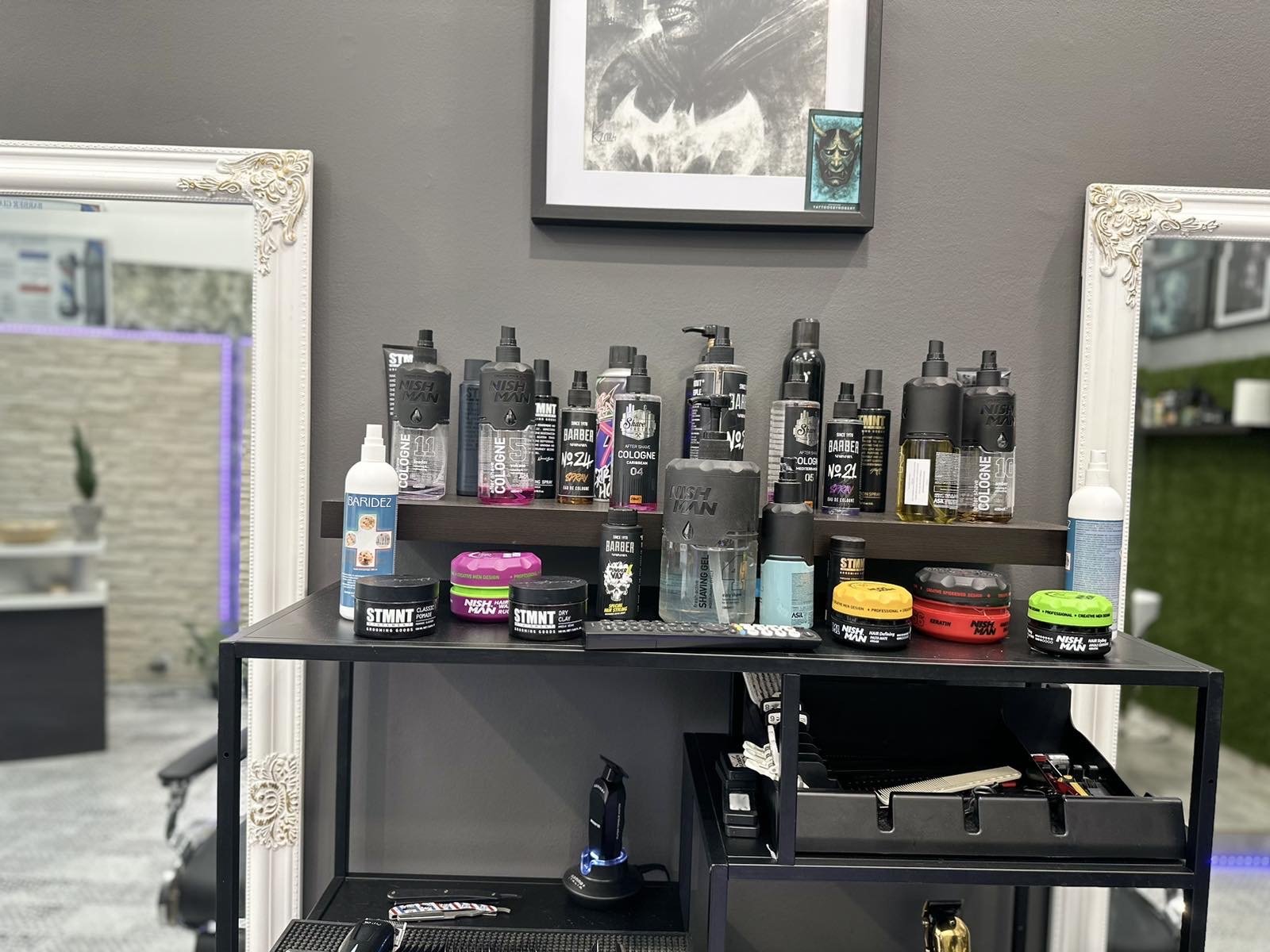 Dekoráció a Barber Global Szeged falán